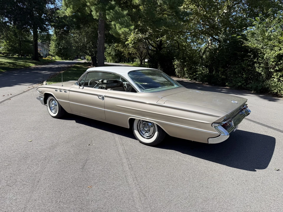 1961 Buick Invicta - Image 20 of 31