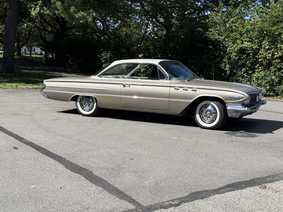 1961 Buick Invicta - Image 12 of 31