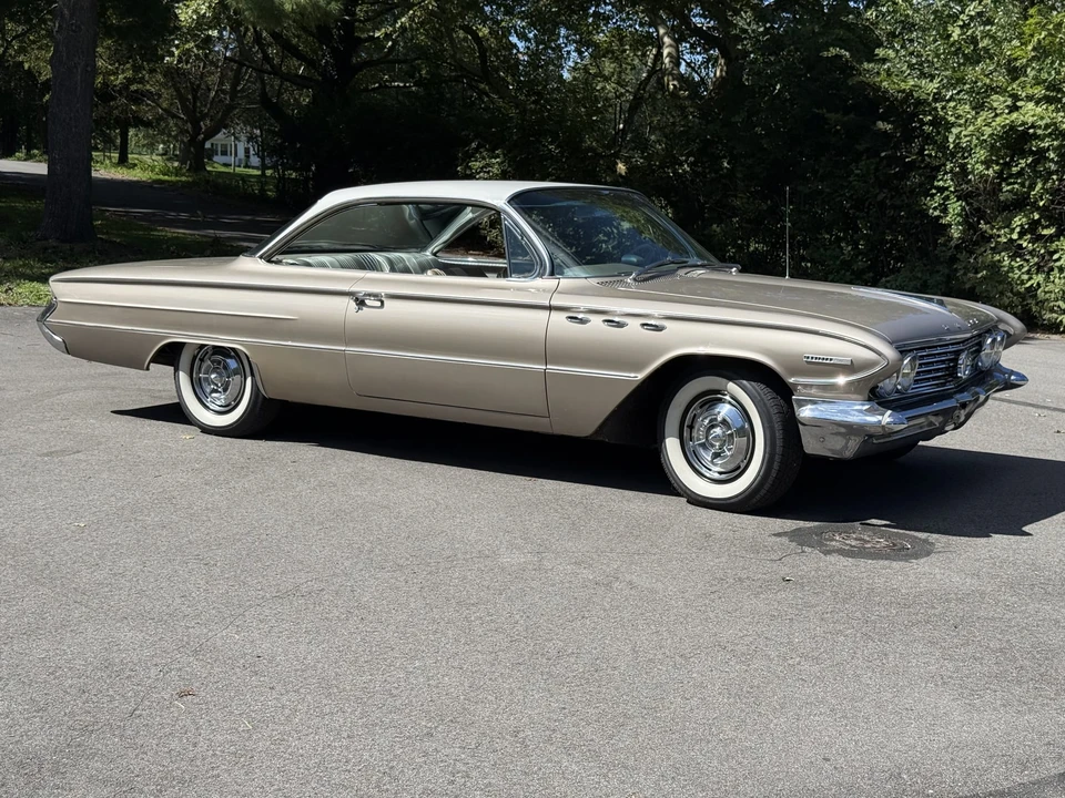 1961 Buick Invicta - Image 11 of 31