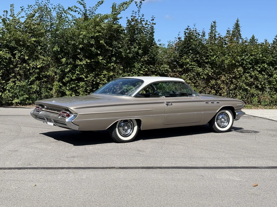 1961 Buick Invicta - Image 15 of 31
