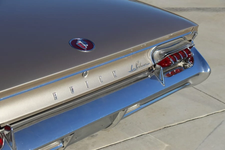 1961 Buick LeSabre - Image 13 of 31