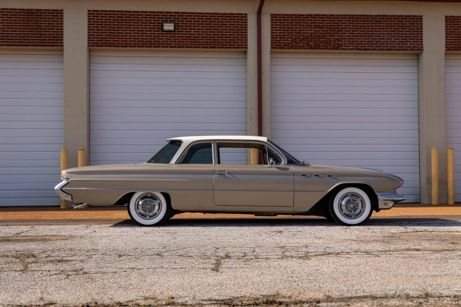 1961 Buick LeSabre - Image 2 of 31