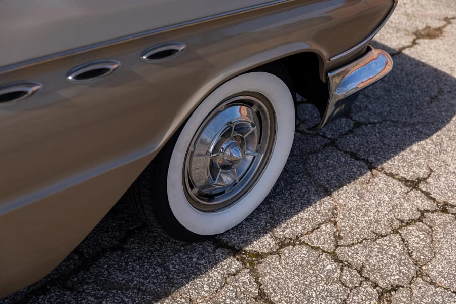 1961 Buick LeSabre - Image 15 of 31