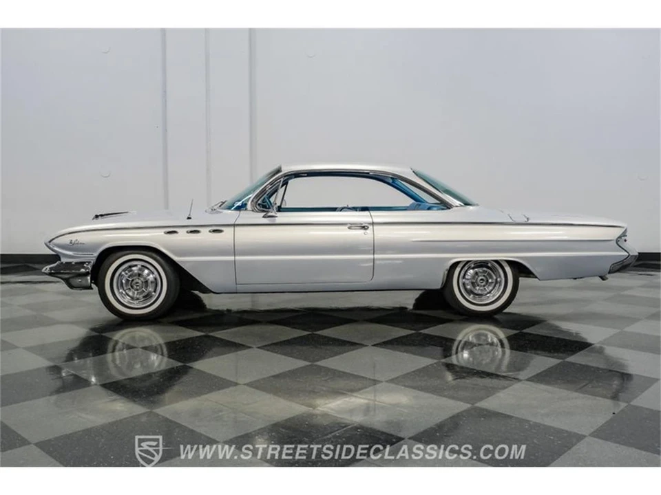 1961 Buick LeSabre - Image 2 of 31