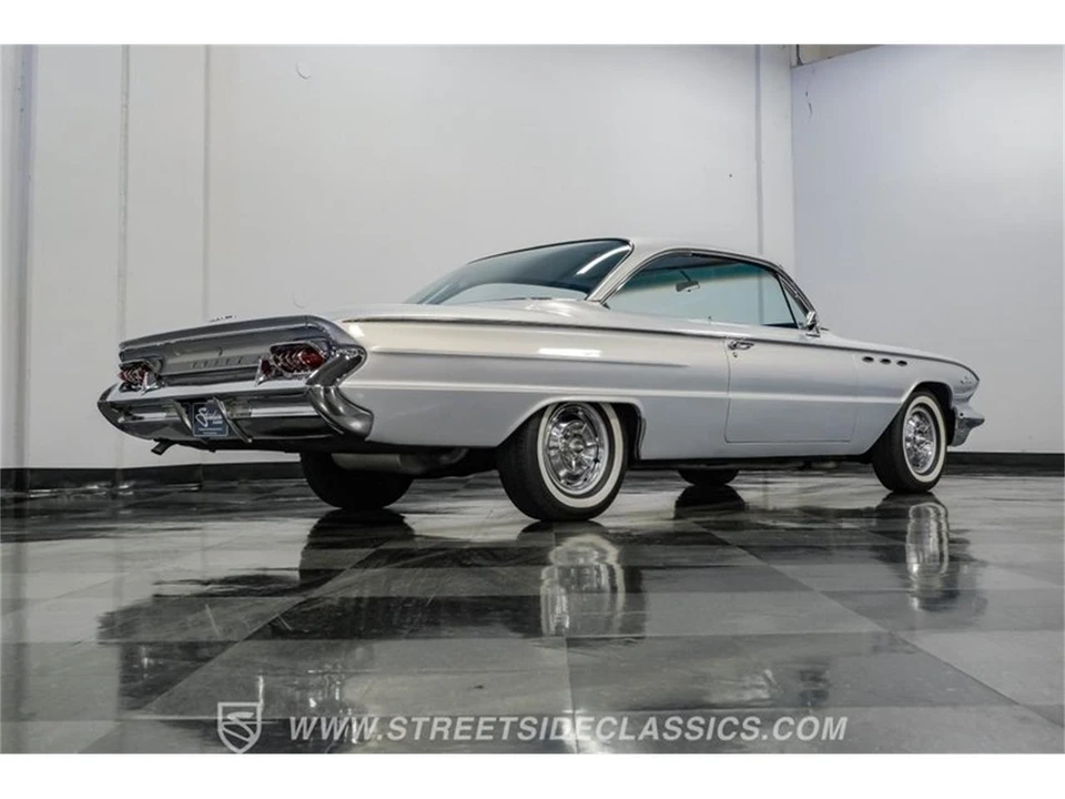 1961 Buick LeSabre - Image 26 of 31