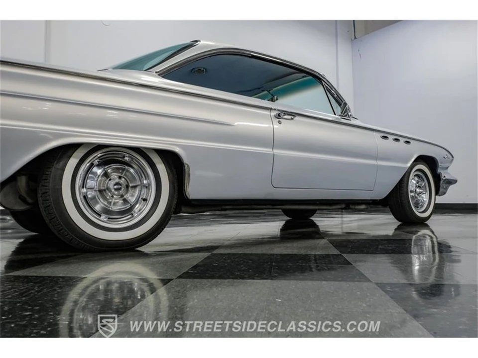 1961 Buick LeSabre - Image 27 of 31