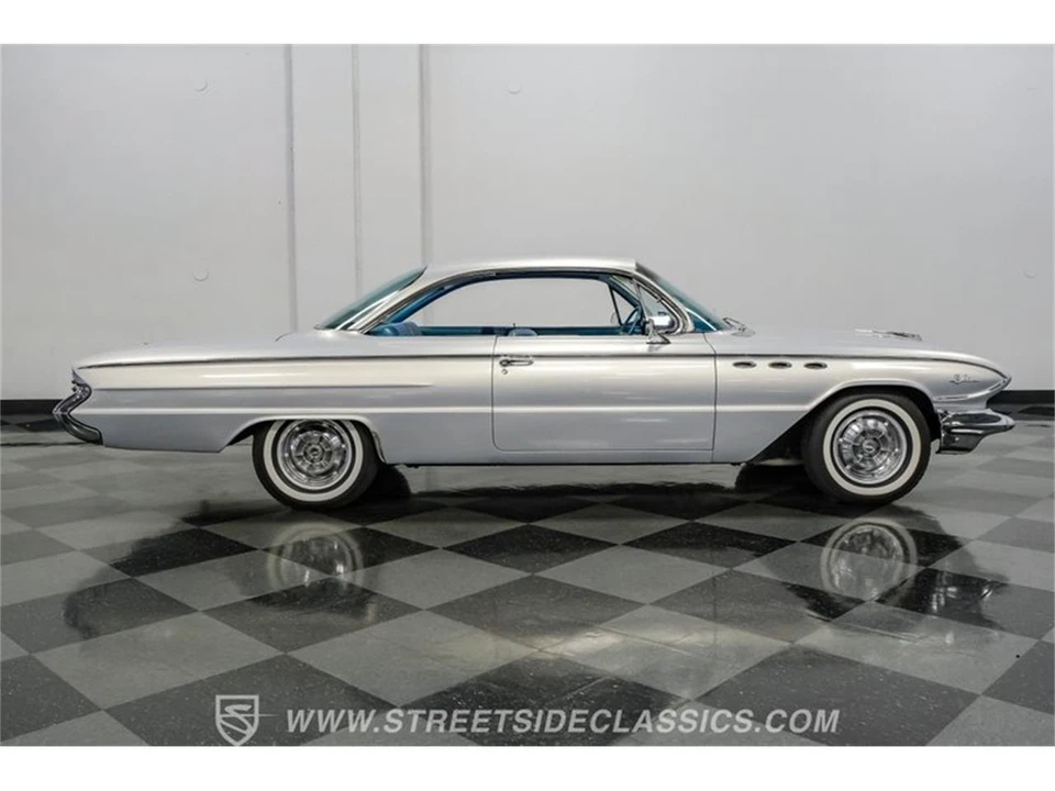1961 Buick LeSabre - Image 13 of 31