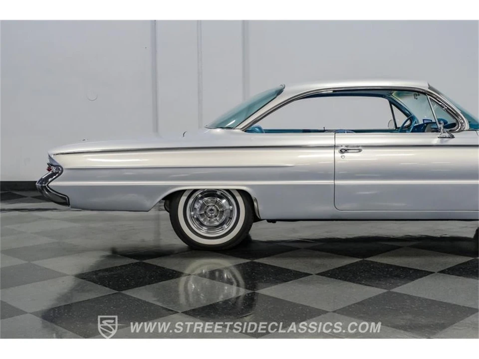 1961 Buick LeSabre - Image 28 of 31