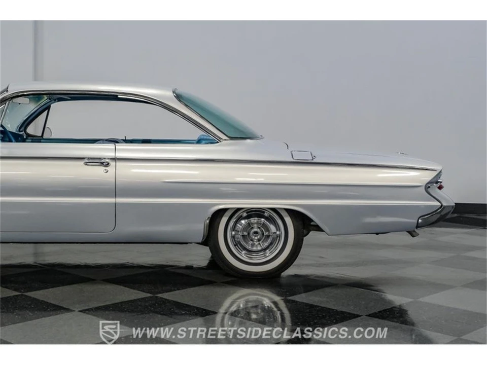1961 Buick LeSabre - Image 23 of 31