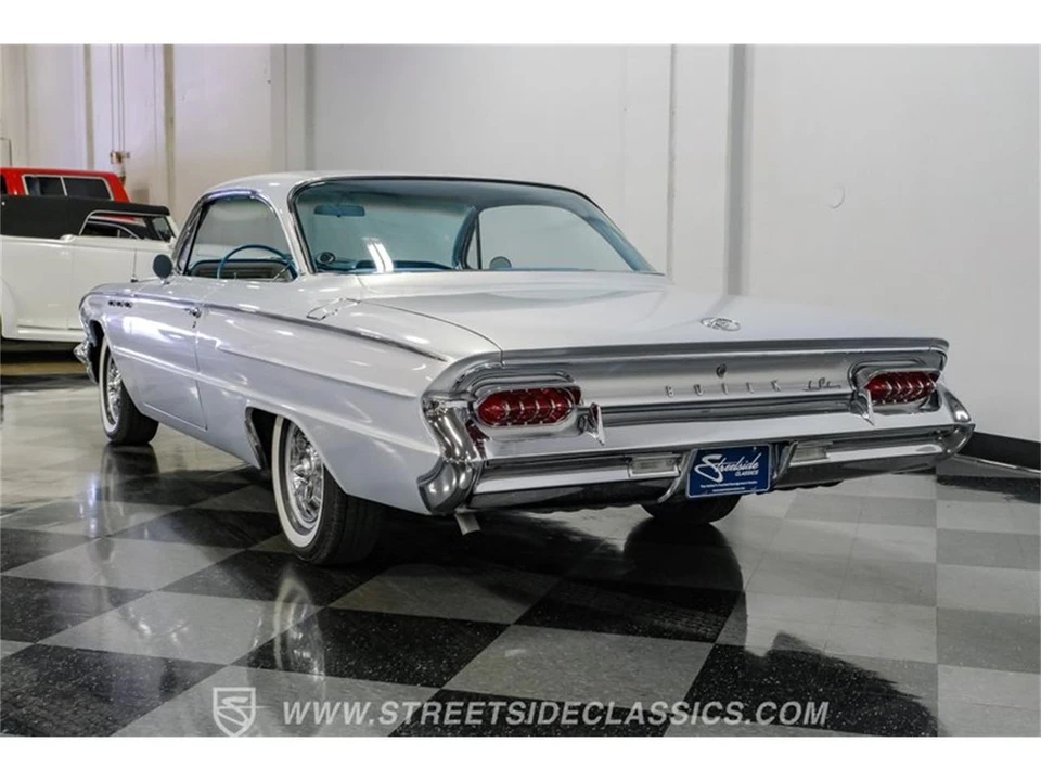 1961 Buick LeSabre - Image 9 of 31