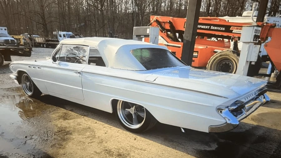 1961 Buick LeSabre - Image 3 of 15