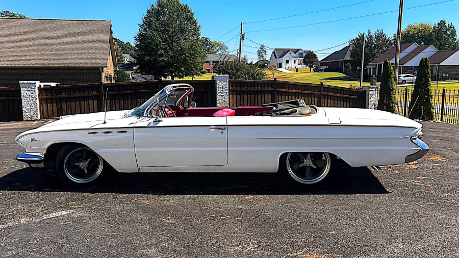 1961 Buick LeSabre - Image 2 of 15