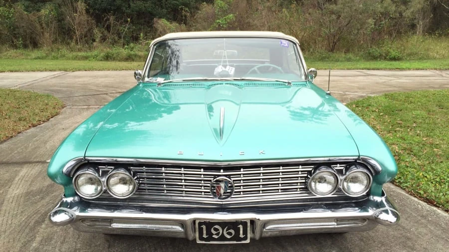1961 Buick LeSabre - Image 11 of 12