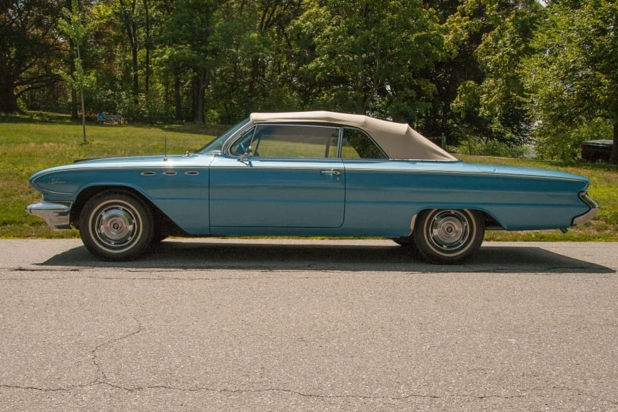 1961 Buick LeSabre - Image 2 of 10