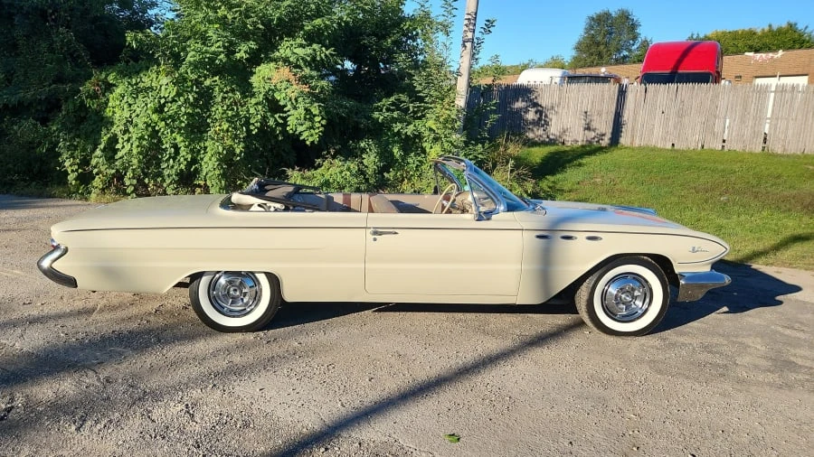 1961 Buick LeSabre - Image 8 of 9