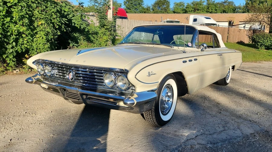 1961 Buick LeSabre - Image 9 of 9