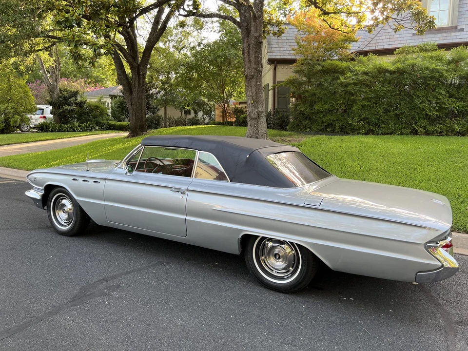 1961 Buick LeSabre - Image 5 of 31