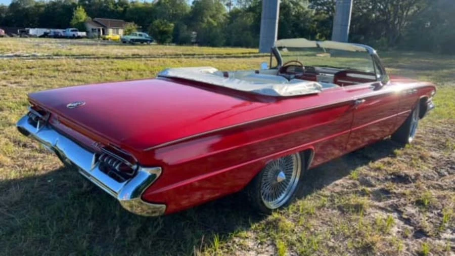 1961 Buick LeSabre - Image 8 of 18