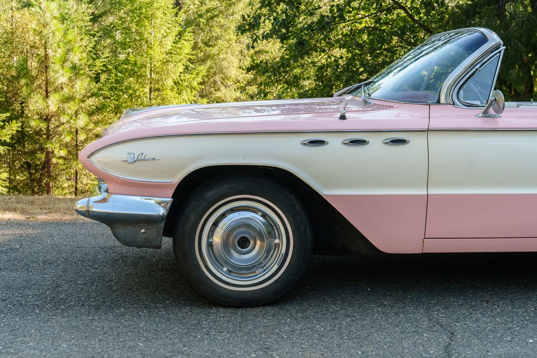 1961 Buick LeSabre - Image 28 of 31