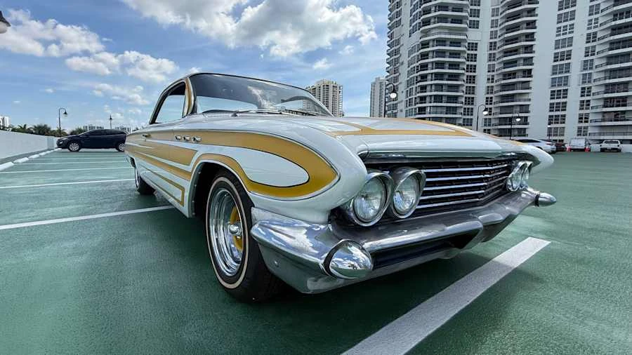 1961 Buick LeSabre - Image 11 of 31