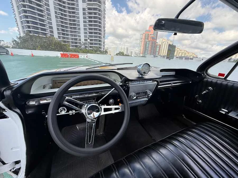 1961 Buick LeSabre - Image 20 of 31