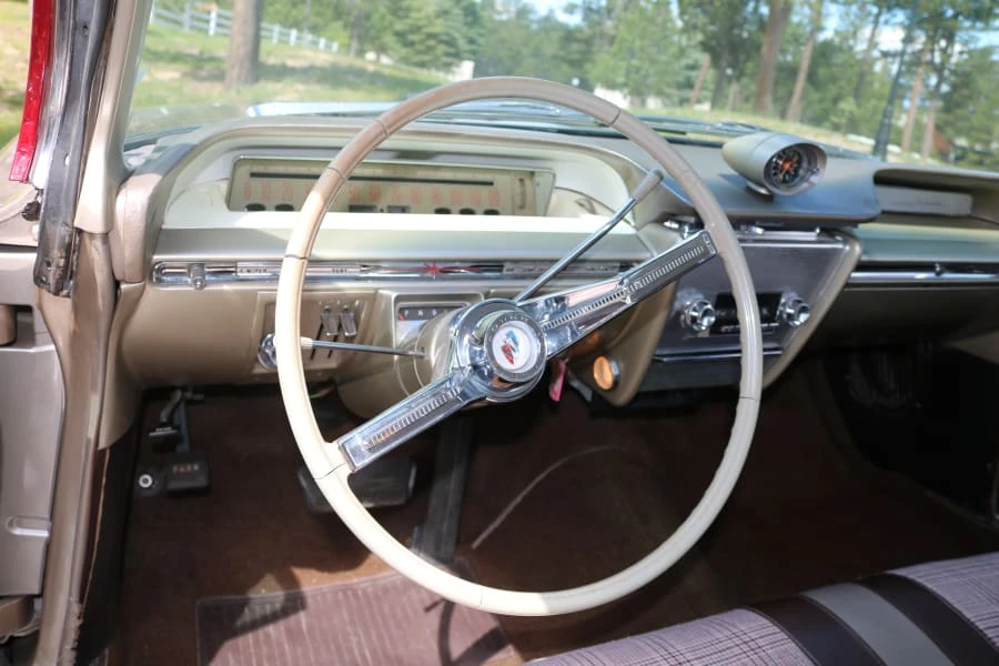 1961 Buick LeSabre - Image 18 of 24