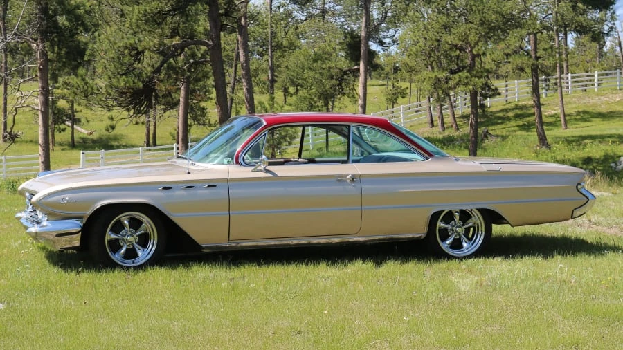 1961 Buick LeSabre - Image 2 of 24