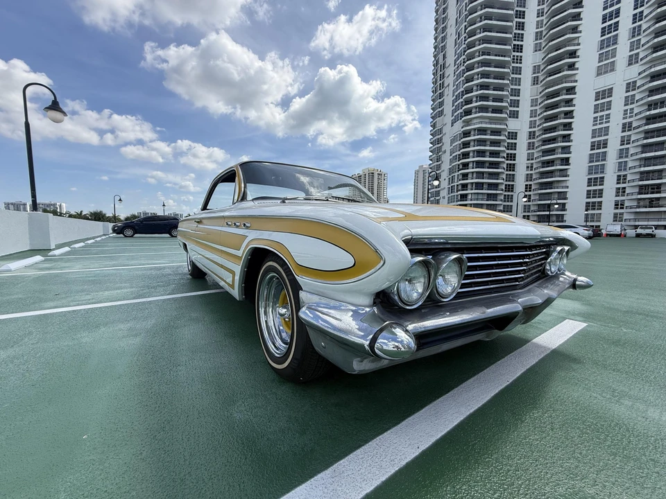 1961 Buick LeSabre - Image 11 of 31