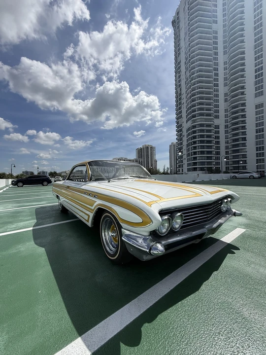 1961 Buick LeSabre - Image 10 of 31