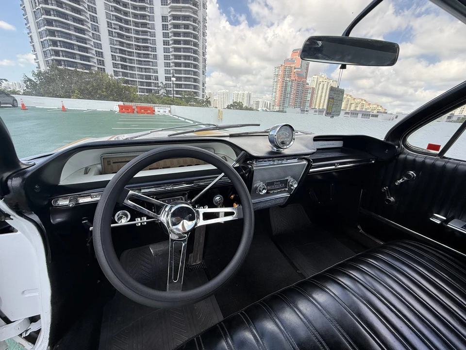 1961 Buick LeSabre - Image 27 of 31