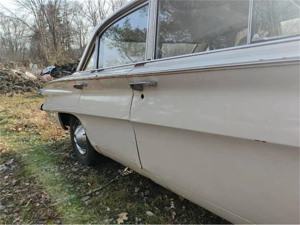 1961 Buick LeSabre - Image 9 of 21