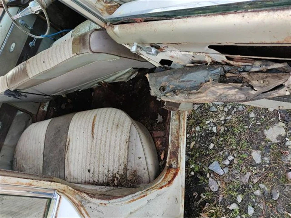 1961 Buick LeSabre - Image 10 of 21