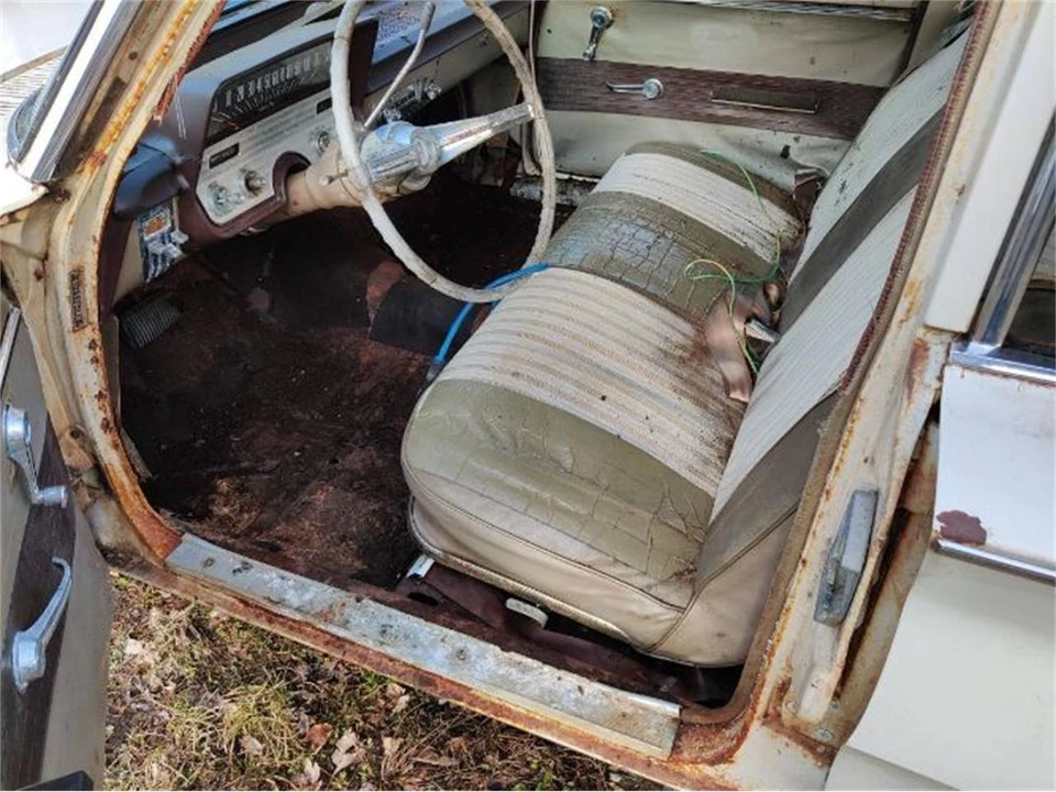 1961 Buick LeSabre - Image 15 of 21