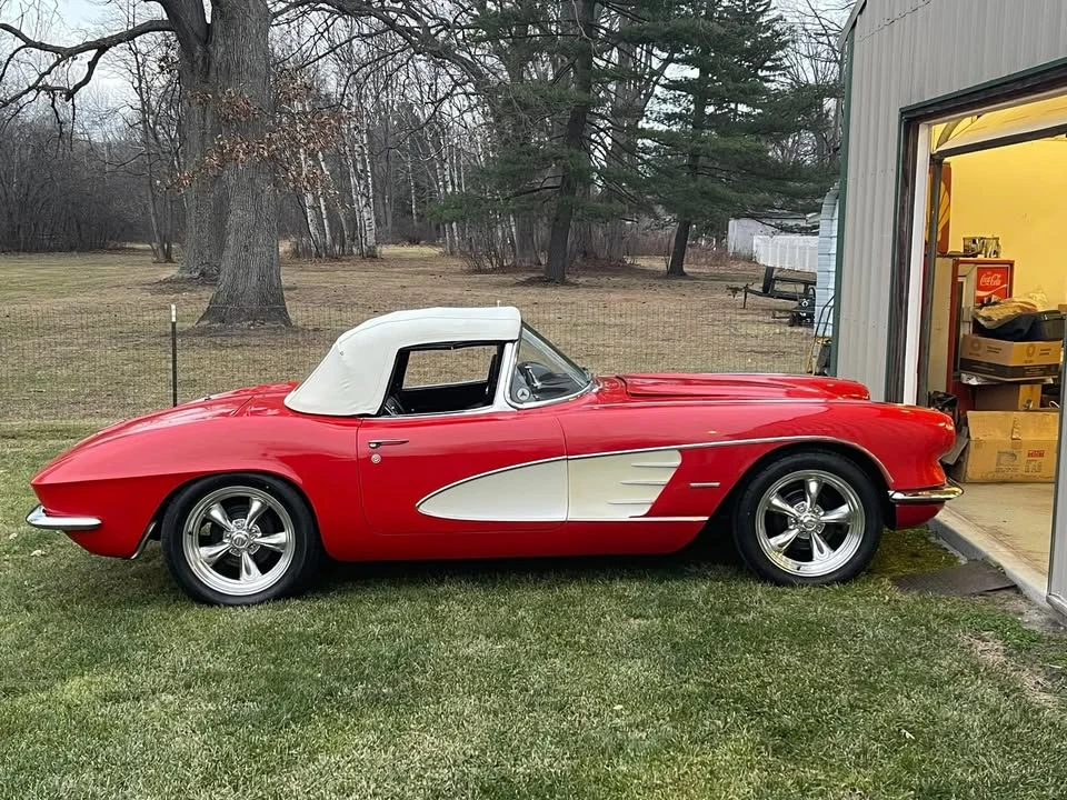 1961 Chevrolet Corvette C1 - Image 2 of 12