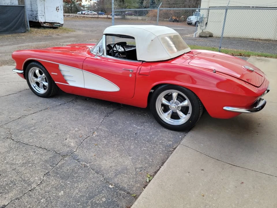 1961 Chevrolet Corvette C1 - Image 11 of 12