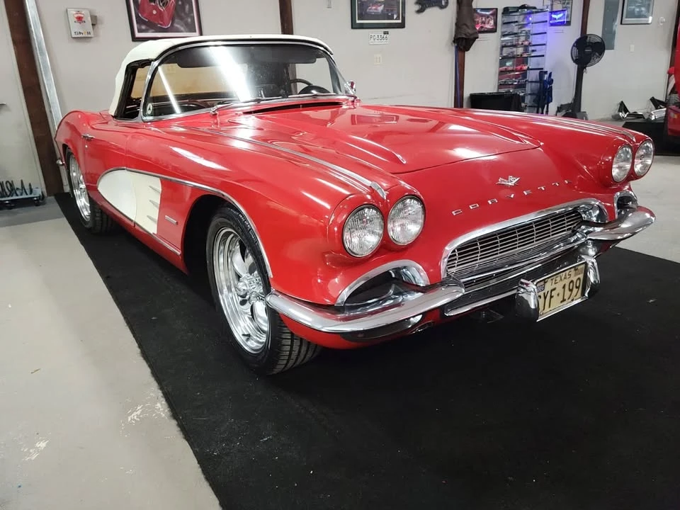 1961 Chevrolet Corvette C1 - Image 10 of 12