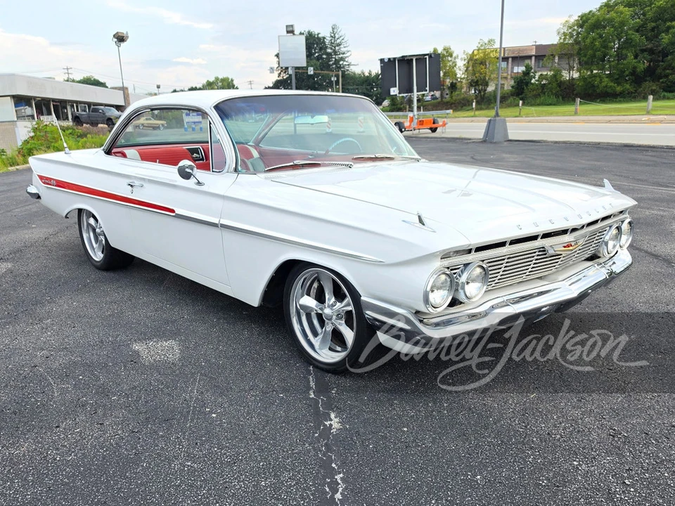 1961 Chevrolet Impala SS 3rd Gen - Image 18 of 20