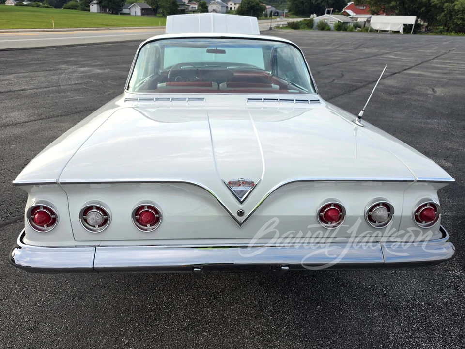 1961 Chevrolet Impala SS 3rd Gen - Image 16 of 20
