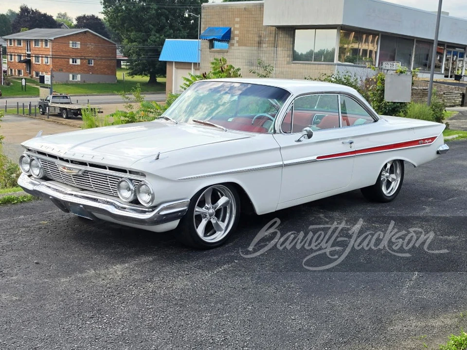1961 Chevrolet Impala SS 3rd Gen - Image 17 of 20