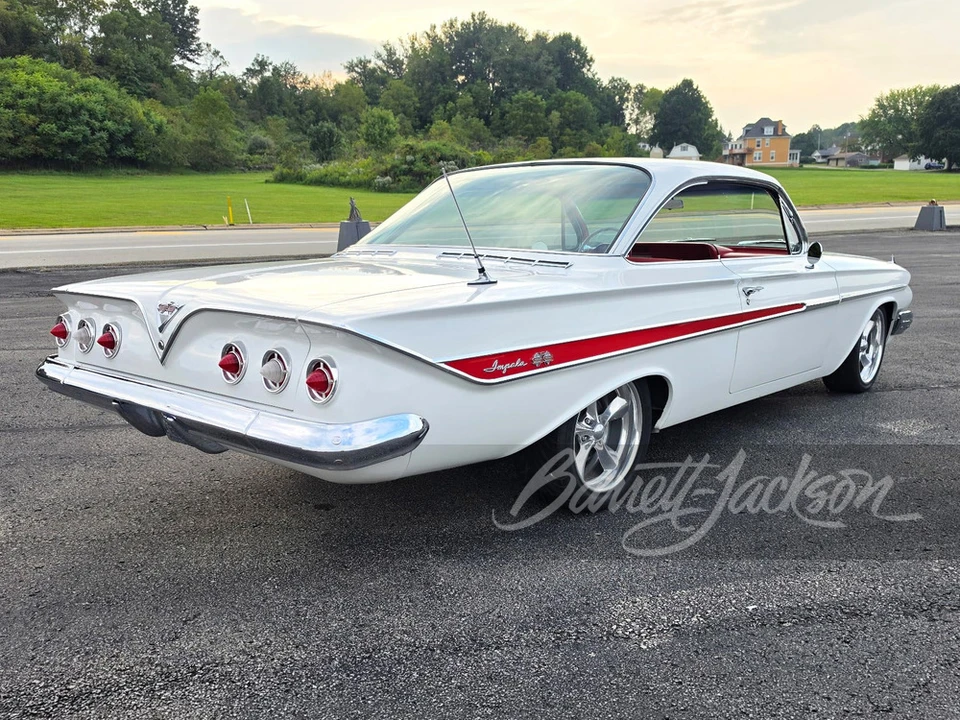 1961 Chevrolet Impala SS 3rd Gen - Image 2 of 20