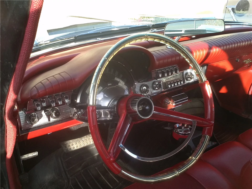 1961 Chrysler Newport - Image 4 of 5
