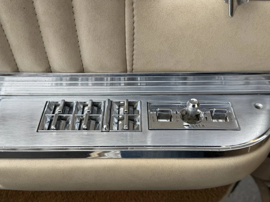 1961 Cadillac Eldorado 5th Gen - Image 25 of 31