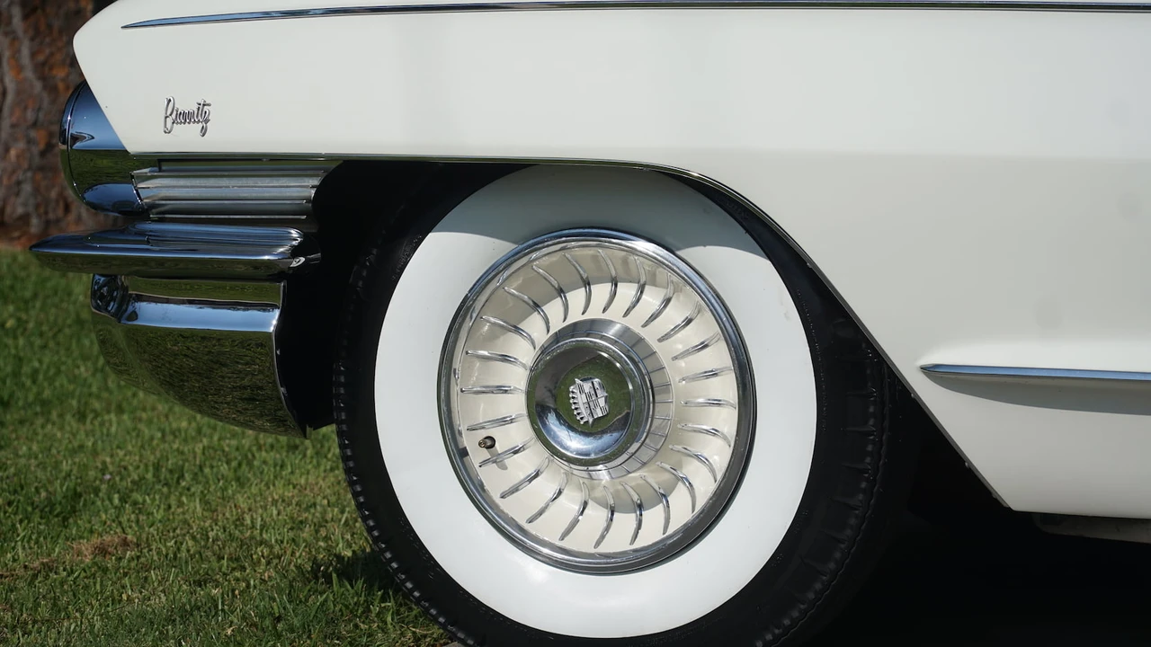 1961 Cadillac Eldorado 5th Gen - Image 20 of 21