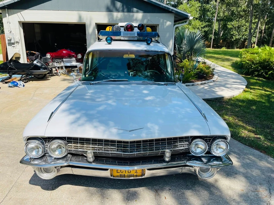 1961 Cadillac Series 70 & 75 - Image 5 of 10