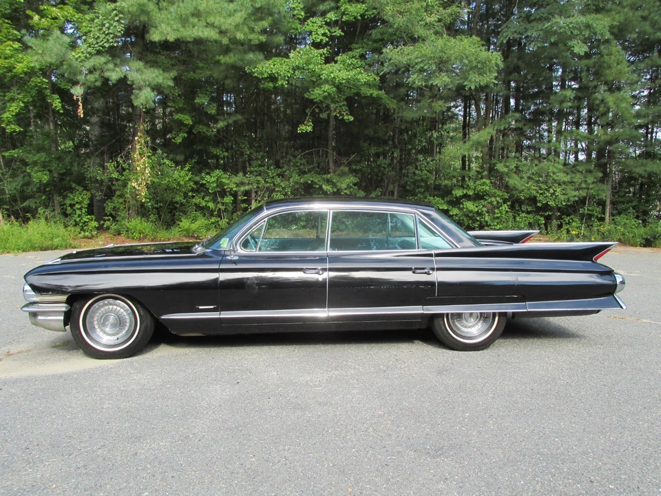 1961 Cadillac Series 62 6th Gen - Image 2 of 31