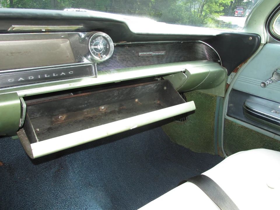1961 Cadillac Series 62 6th Gen - Image 18 of 31