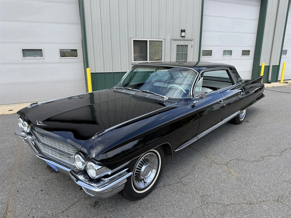 1961 Cadillac Series 62 6th Gen - Image 2 of 31