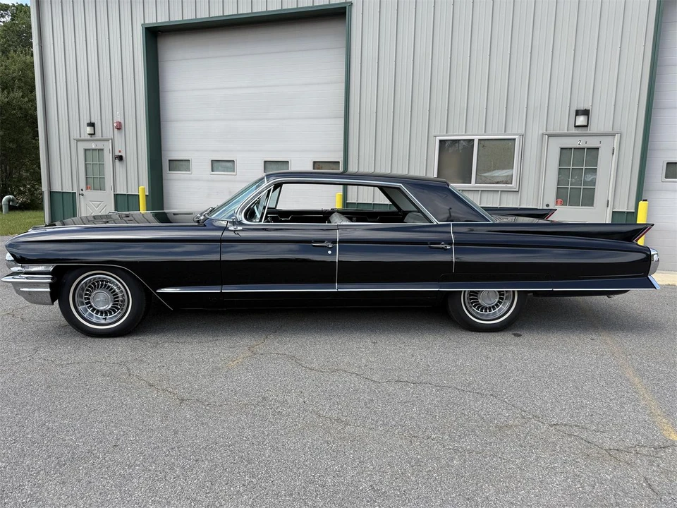 1961 Cadillac Series 62 6th Gen - Image 3 of 31