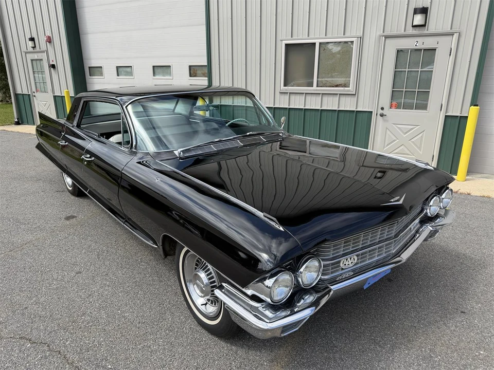 1961 Cadillac Series 62 6th Gen - Image 7 of 31