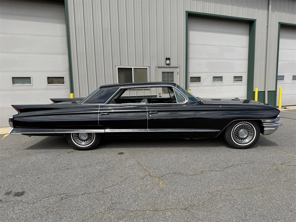 1961 Cadillac Series 62 6th Gen - Image 8 of 31